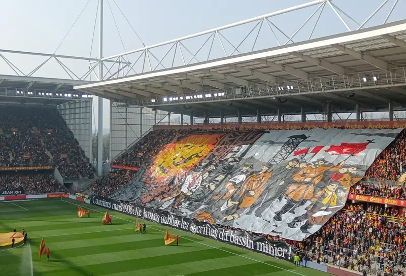 Tifo des supporters du RCL au stade Bollaert